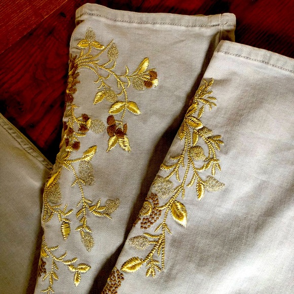 Soft Surroundings Ice Kissed Plus Size Straight Leg Jeans w/Gold Embellishment - Picture 4 of 8